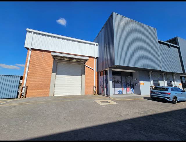530M² WAREHOUSE TO LET IN LONGLAKE